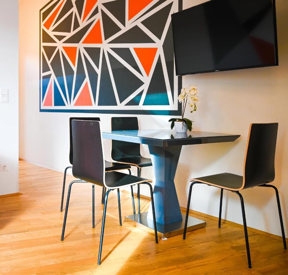 Bright Apartment Naschmarkt Виена Екстериор снимка